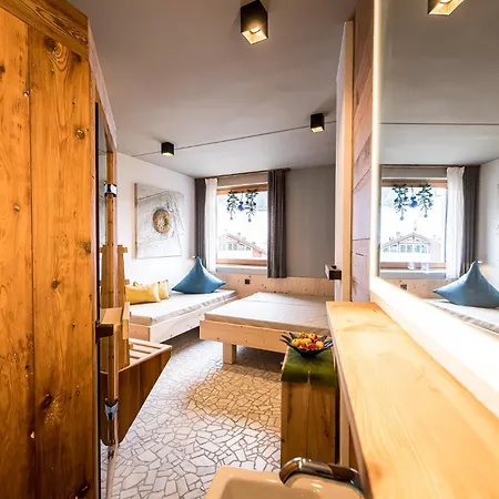 Koasa-hof Ganzes Ferienhaus, Sauna, 5 240qm * Cadipietra