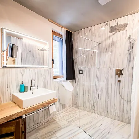 Koasa-hof Ganzes Ferienhaus, Sauna, 5 240qm * Cadipietra