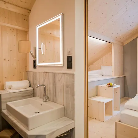 Koasa-hof Ganzes Ferienhaus, Sauna, 5 240qm Apartment Cadipietra